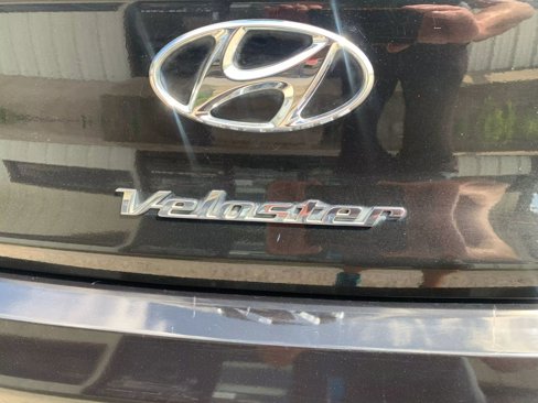 Used 2019 Hyundai Veloster 2.0 Premium image 9