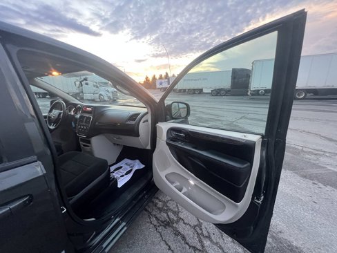 Used 2011 Dodge Grand Caravan Mainstreet w/ PWR Convenience Group image 10