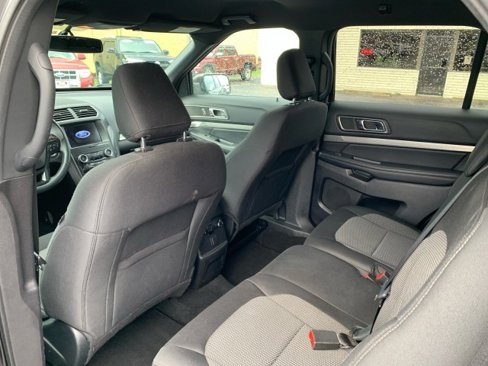 Used 2019 Ford Explorer XLT w/ Equipment Group 201A image 11