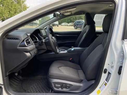 Used 2024 Toyota Camry LE image 10