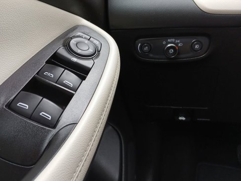 Certified 2022 Buick Encore GX Select w/ Sport Touring Package image 18