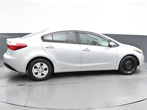 Used 2016 Kia Forte LX image 8