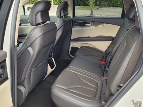 Used 2019 Lincoln Nautilus Reserve image 8