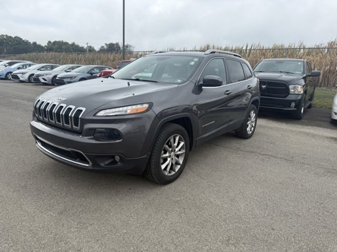 Used 2017 Jeep Cherokee Limited image 3