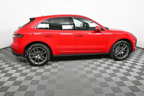 Certified 2024 Porsche Macan image 29