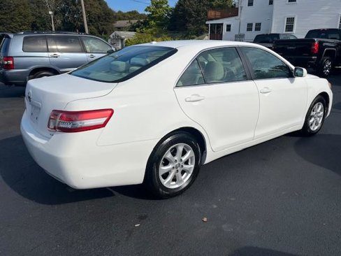 Used 2011 Toyota Camry LE image 2