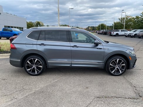 Used 2022 Volkswagen Tiguan SEL R-Line image 2