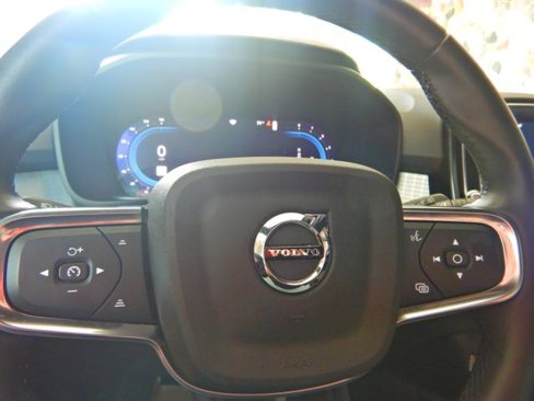 Used 2025 Volvo XC40 B5 Core image 18