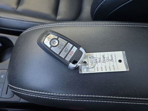 Used 2021 Ford Escape SEL w/ Technology Package image 30