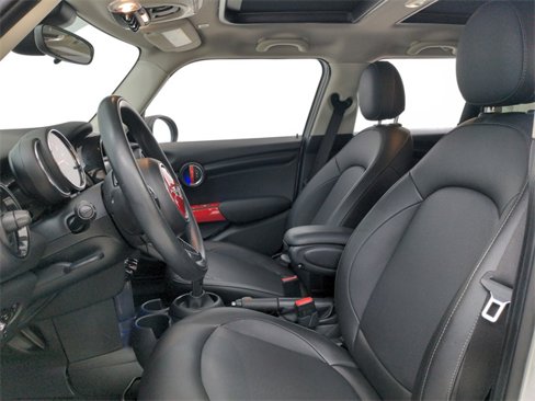Used 2020 MINI Cooper 4-Door Hardtop w/ Storage Package image 26