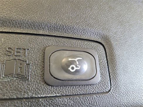 Used 2018 Lincoln MKC Premiere image 10