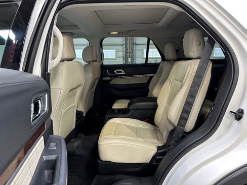 Used 2016 Ford Explorer Platinum image 14