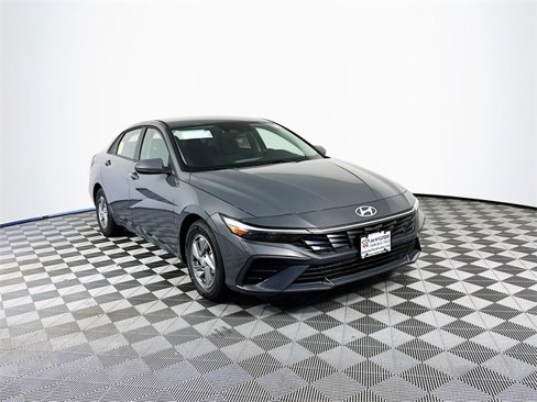 New 2025 Hyundai Elantra SE image 7