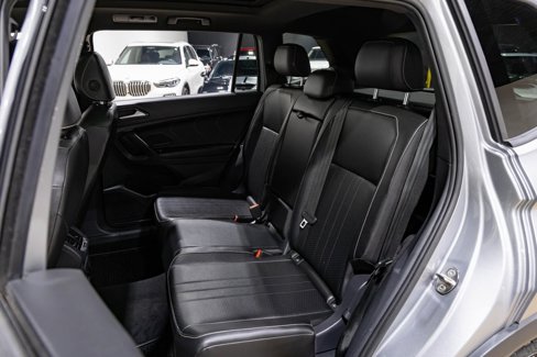 Used 2022 Volkswagen Tiguan SE R-Line image 37