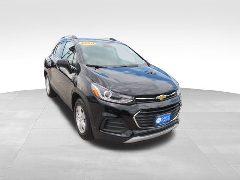 Used 2020 Chevrolet Trax LT w/ LT Convenience Package image 3