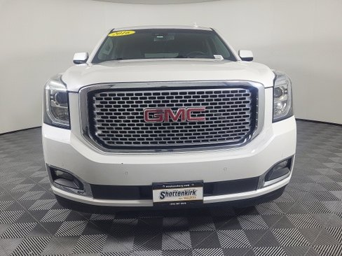 Used 2016 GMC Yukon Denali w/ Open Road Package image 2