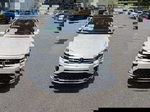 New 2025 Volkswagen Jetta SE image 8