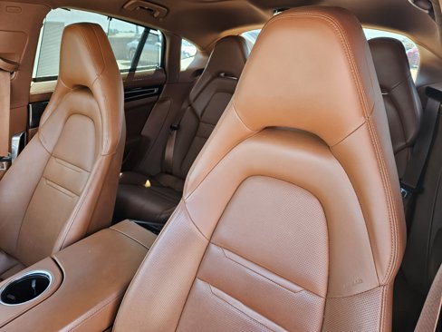 Certified 2021 Porsche Panamera image 6