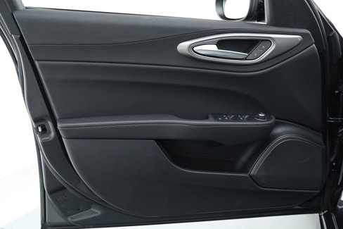 New 2025 Alfa Romeo Giulia w/ Driving Assist Package image 10