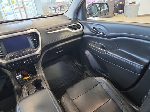 Used 2019 GMC Acadia SLT image 18
