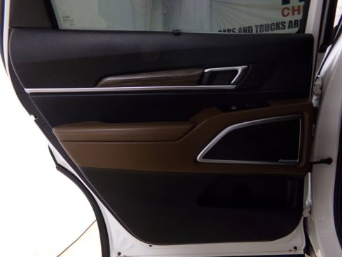 Used 2020 Kia Telluride SX w/ SX Prestige Package image 13