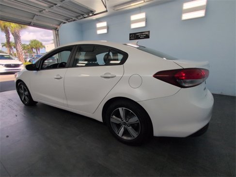 Used 2018 Kia Forte LX w/ LX Popular Package image 9