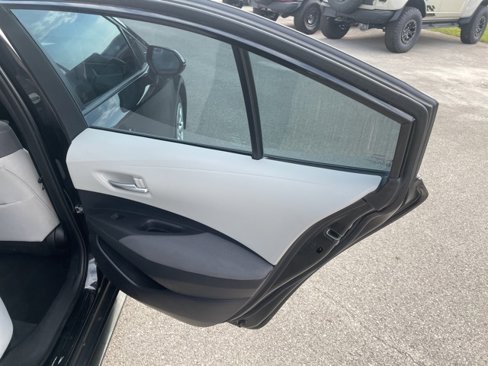 Used 2021 Toyota Corolla LE image 43