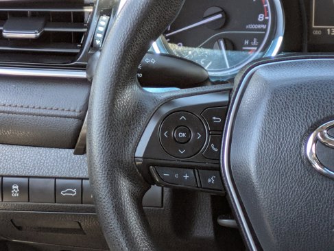 Used 2018 Toyota Camry LE image 22