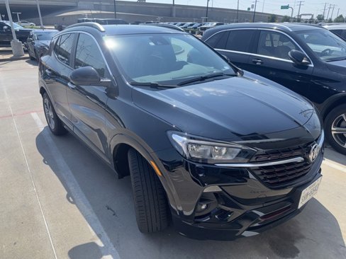 Used 2022 Buick Encore GX Select w/ Sport Touring Package image 2