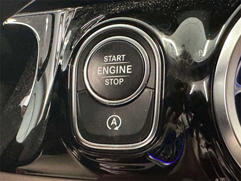 Used 2022 Mercedes-Benz GLA 250 4MATIC image 32