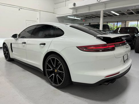 Used 2018 Porsche Panamera image 12