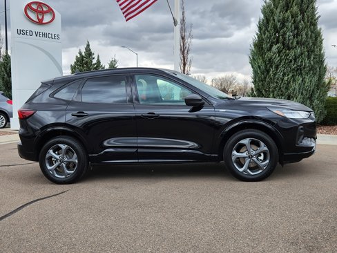 Used 2024 Ford Escape ST-Line image 2