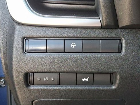 Used 2022 Nissan Rogue SV w/ SV Premium Package image 25