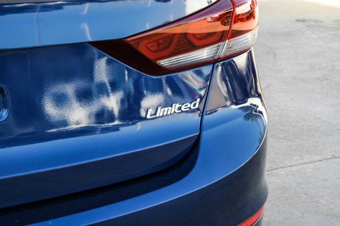 Used 2017 Hyundai Elantra Limited image 48