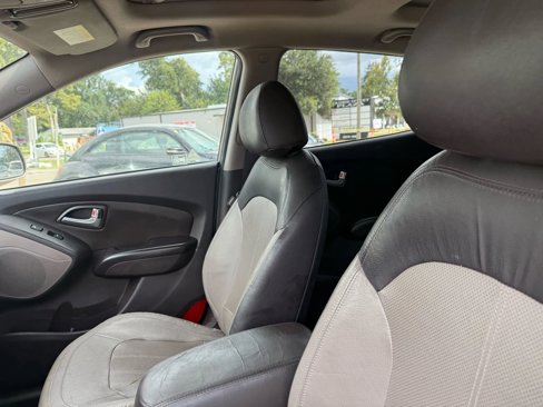 Used 2011 Hyundai Tucson Limited w/ Premium Pkg 3 image 9