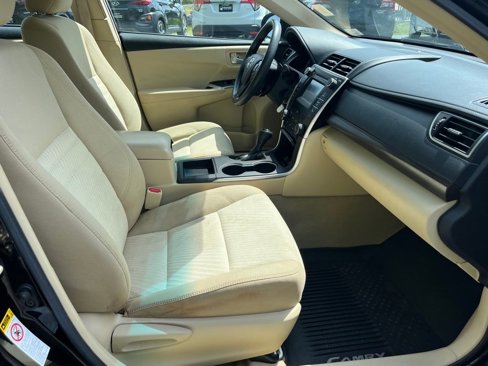 Used 2016 Toyota Camry LE image 26