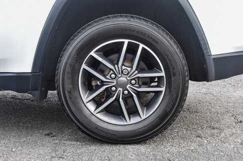 Used 2019 Jeep Grand Cherokee Laredo w/ 18" Wheel & 8.4" Radio Group image 19