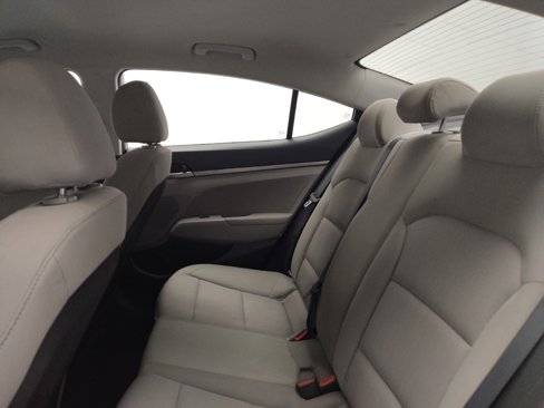 Used 2017 Hyundai Elantra SE image 18