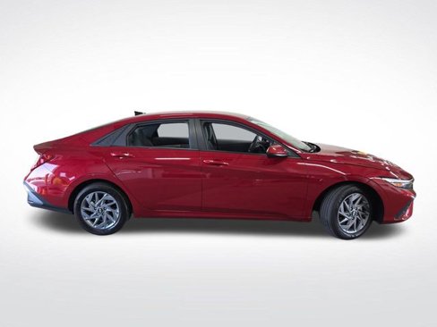 Certified 2024 Hyundai Elantra SEL image 2
