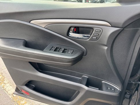 Used 2021 Honda Pilot Special Edition image 19