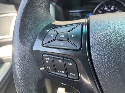 Used 2017 Ford Explorer XLT w/ Equipment Group 202A image 12