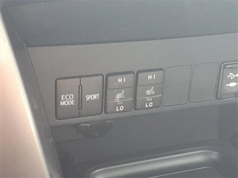 Used 2018 Toyota RAV4 Platinum image 9