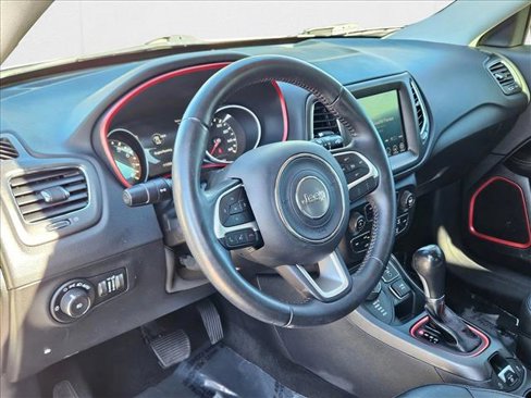 Used 2019 Jeep Compass Trailhawk image 10