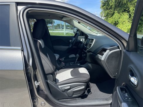 Used 2014 Jeep Cherokee Latitude w/ Comfort/Convenience Group image 23