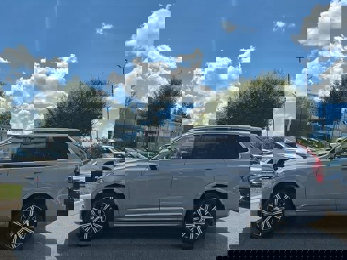 Certified 2024 Volvo XC90 B6 Plus image 1