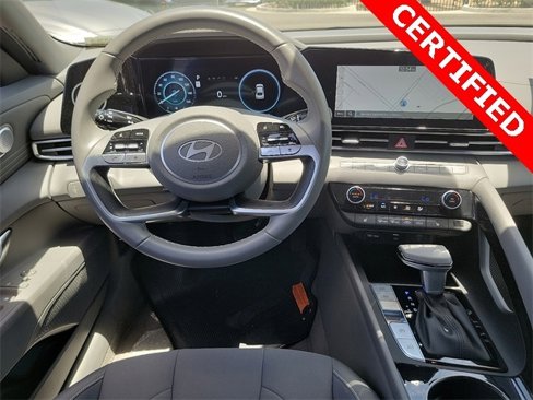 Certified 2024 Hyundai Elantra SEL w/ Convenience Package image 3