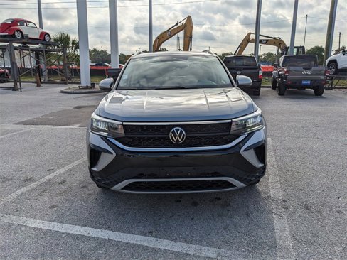 Certified 2024 Volkswagen Taos SE image 10