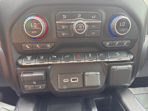 Used 2022 Chevrolet Silverado 2500 LTZ w/ LTZ Plus Package image 30