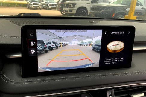 Used 2023 Genesis G70 2.0T image 25