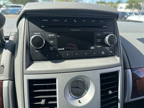 Used 2010 Chrysler Town & Country Touring w/ Family Value Group image 10